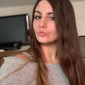 Meet your Posher, Courtney